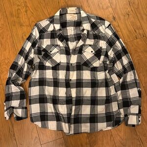 Mens Lucky classic fit flannel shirt. Excellent plus condition. All cotton.